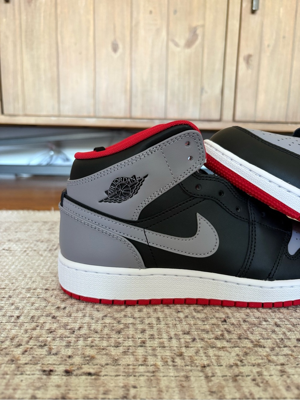 Air Jordan 1 Mid (GS), Black/Cement Grey-Fire Red. Size US 6.5 - Picture 3 of 8